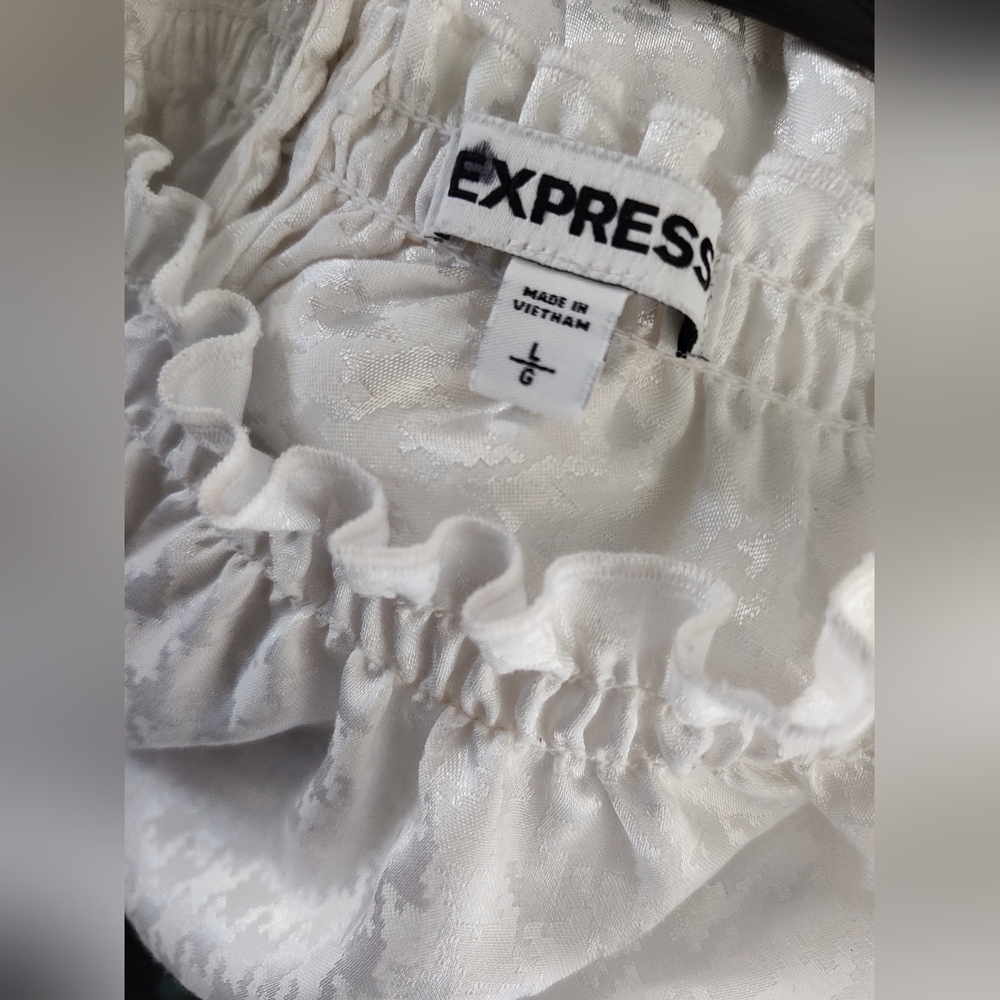Express Top - Picture 2 of 6